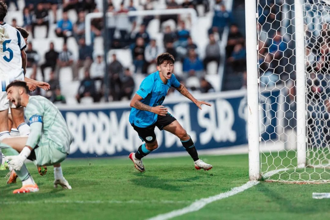 Triunfazo pirata: goleó 4-2 a Talleres por el Torneo Proyección en la Boutique thumbnail