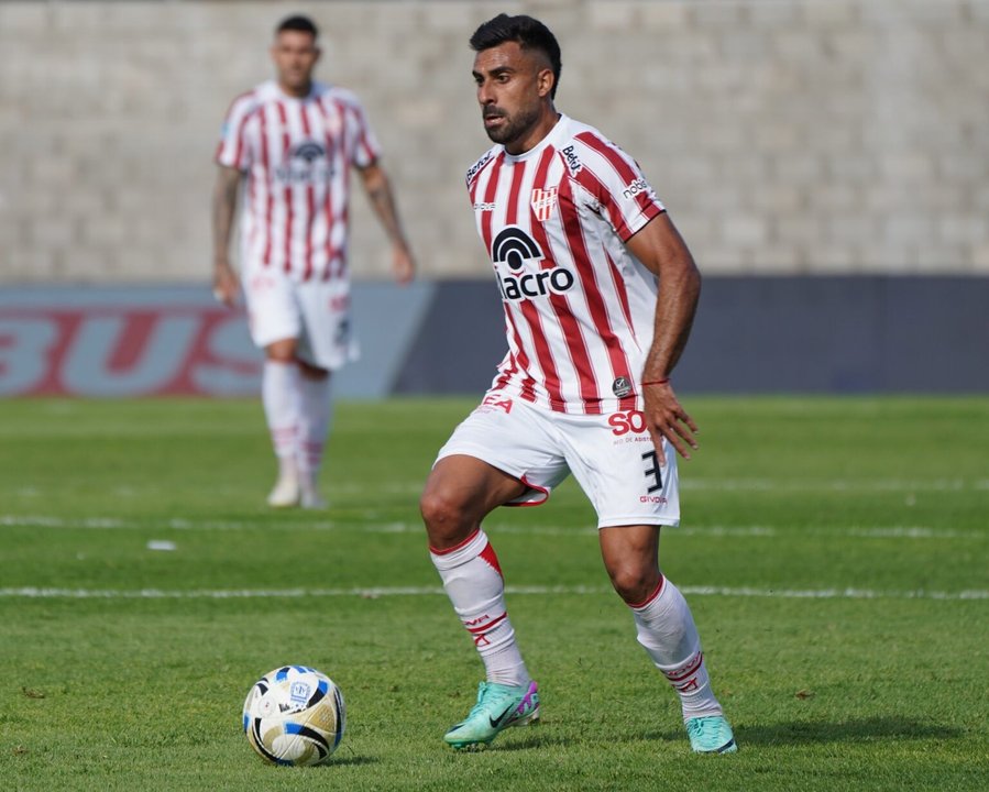 Instituto se juega sus últimas fichas contra Newells en Rosario thumbnail