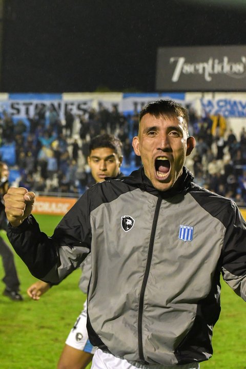 Duelo de gigantes en el Oeste: Racing se juega el liderato ante Morón thumbnail