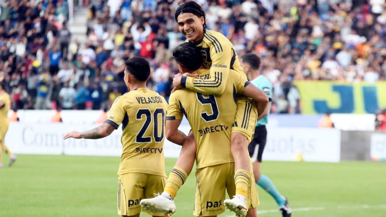 Boca ganó en Santiago del Estero y se subió a la cima de la Zona A thumbnail