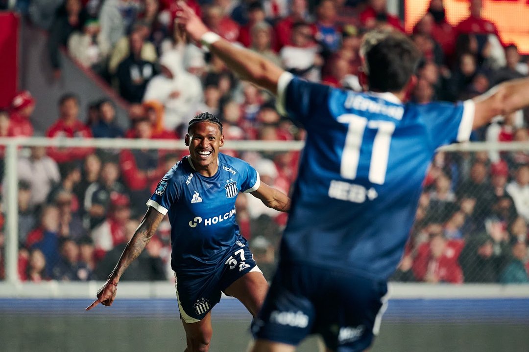 Se le escapó en el final: Talleres igualó con Unión en Santa Fe thumbnail