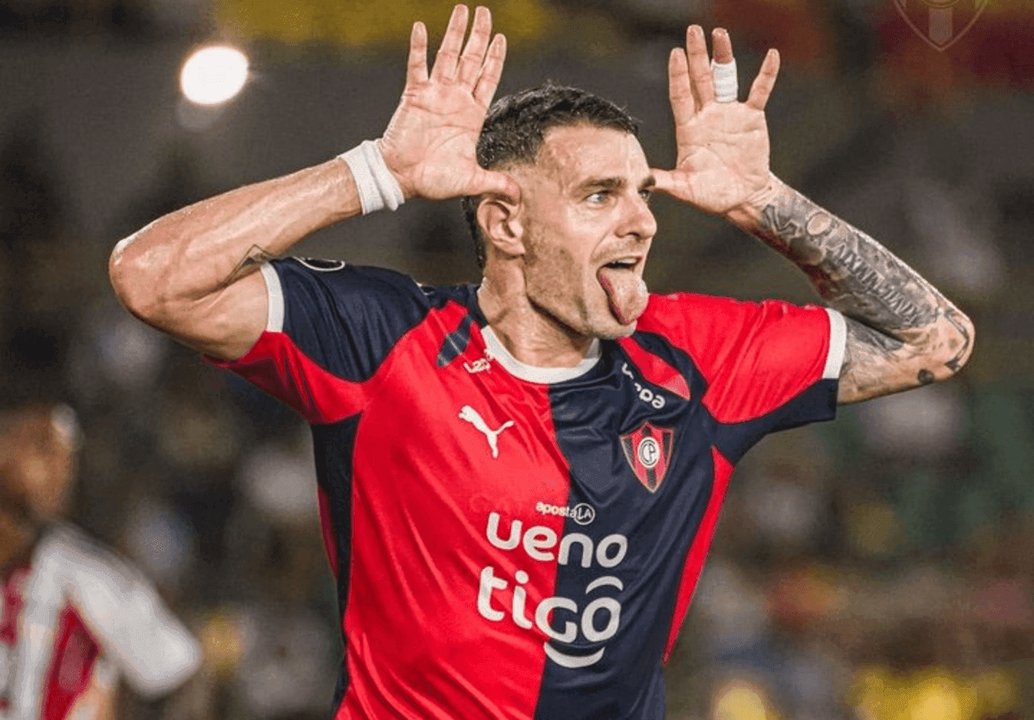 Video: el tremendo golazo de Pablo Vegetti para una victoria clave de Cerro thumbnail
