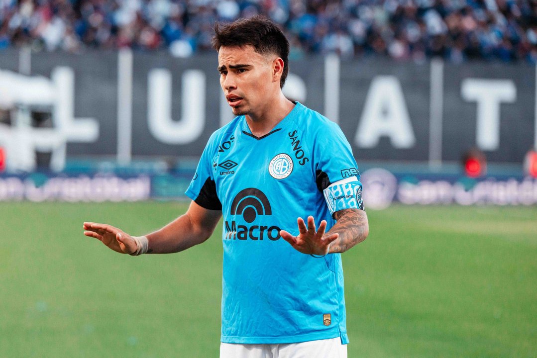 El Chino cumplió la promesa: el nuevo look de Zelarayán tras el triunfo en el clásico thumbnail