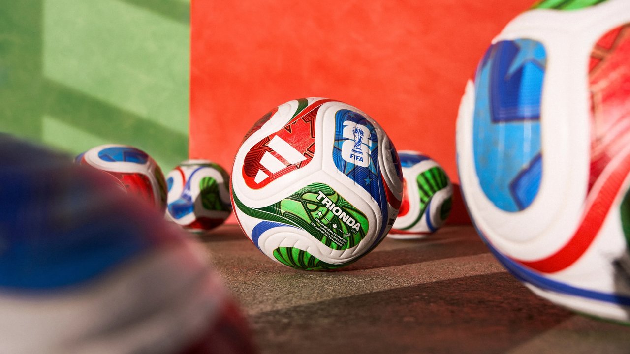 De los cordones al sensor inteligente: la transformación total de la pelota del Mundial thumbnail