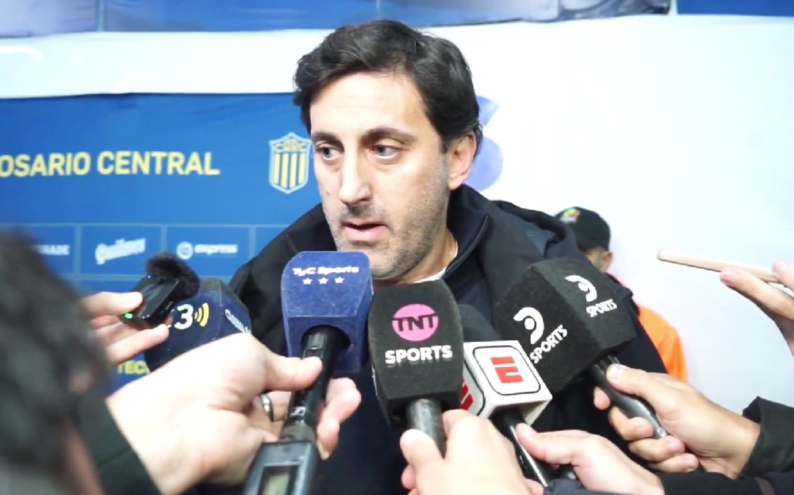 Milito explotó tras la eliminación de Racing: Nos robaron thumbnail