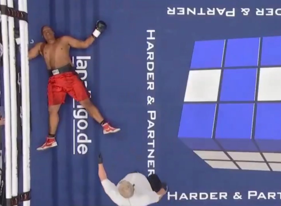 Cuatro segundos y a la lona: el brutal nocaut que paralizó al boxeo thumbnail