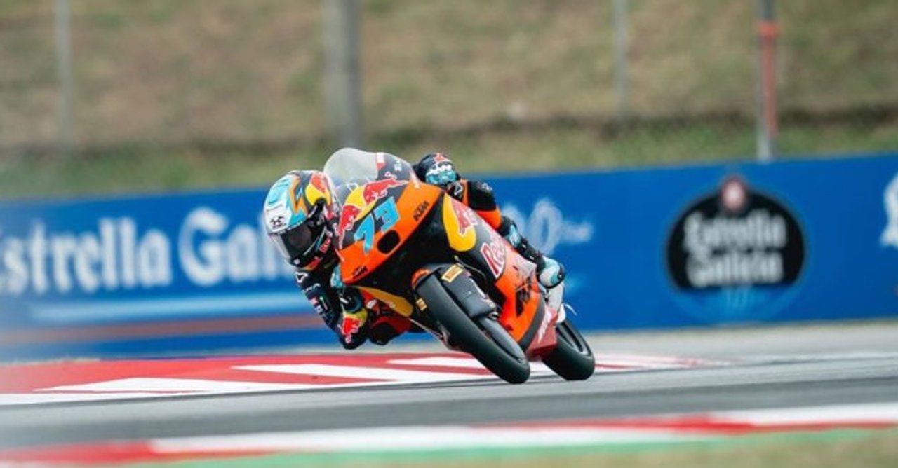 Batacazo argentino en Moto3: Perrone sorprendió a todos y largará primero en Barcelona thumbnail