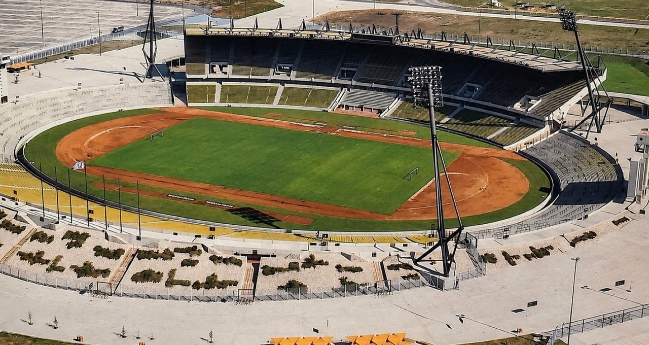 Imágenes inéditas del Kempes: cómo se construyó el estadio más grande de Córdoba thumbnail