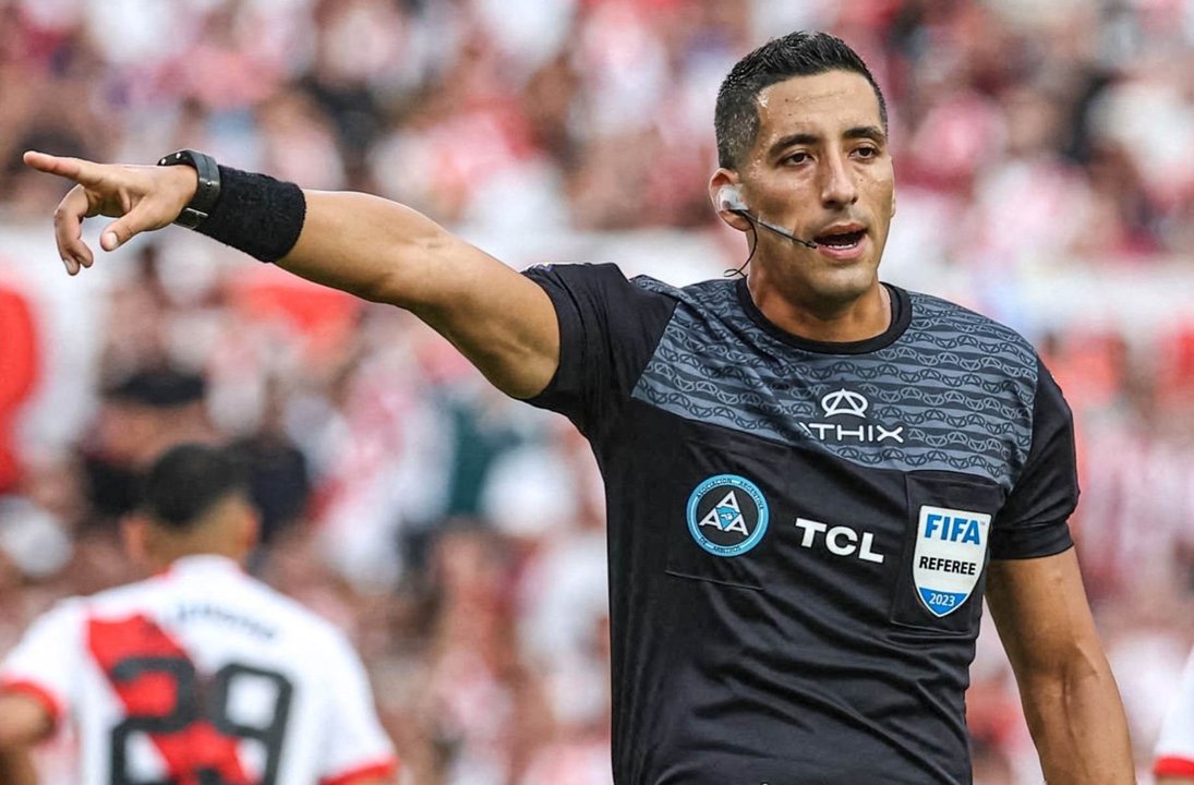 Final en el Kempes: la AFA confirmó al árbitro para el cruce entre Belgrano y River thumbnail