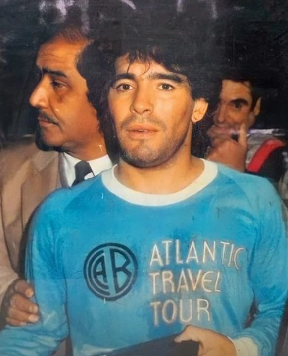 La histórica y mágica noche de Maradona en Belgrano thumbnail