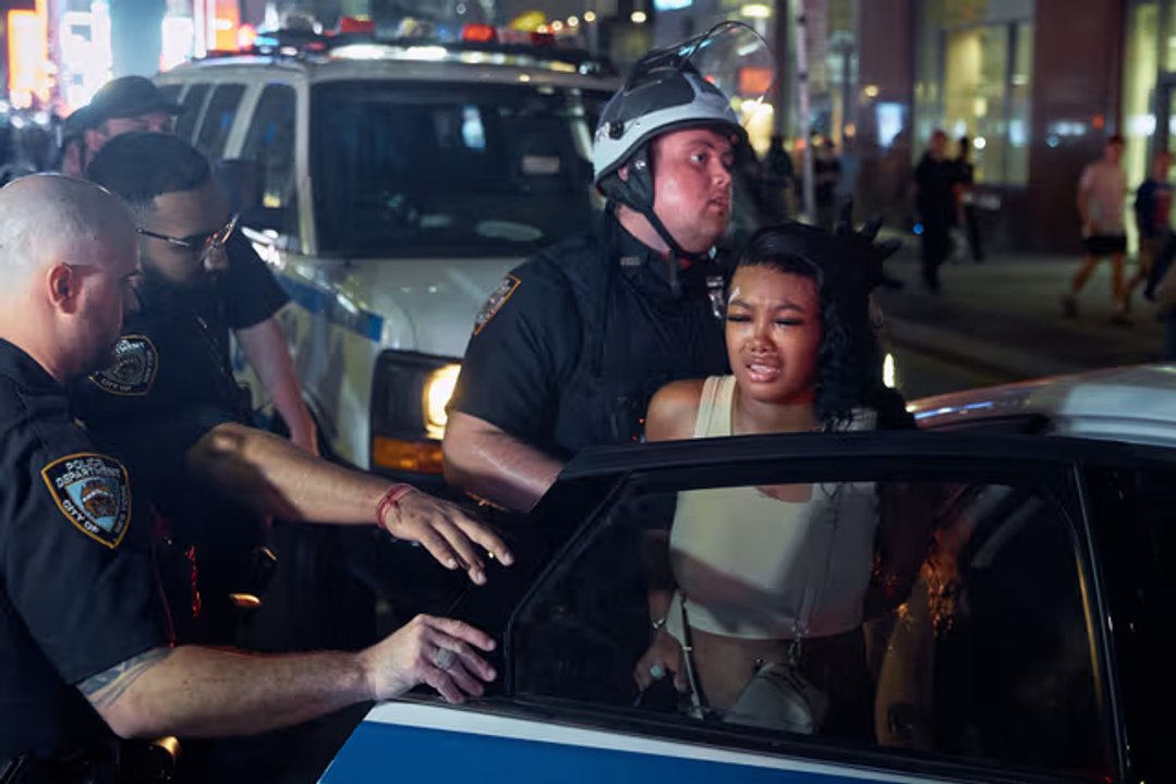 Del festejo al descontrol: los incidentes que sacudieron Nueva York tras el título de los Knicks thumbnail