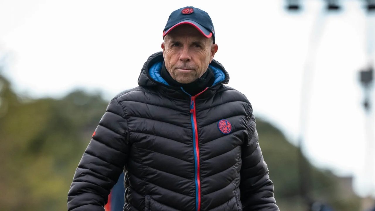 Explosiva salida: Álvarez dejó San Lorenzo antes del primer entrenamiento por choque con la dirigencia thumbnail