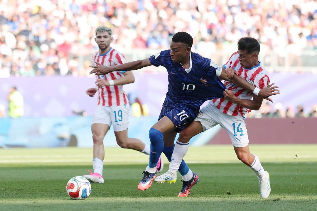 El show de Mbappé contra Paraguay: insultos, peleas y dedicatoria del gol thumbnail