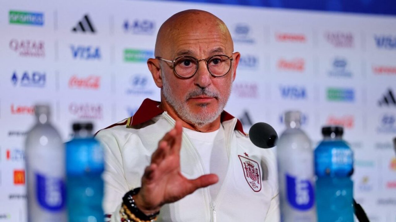 El entrenador de España se rindió ante Messi: "Parece que tiene 19 años" thumbnail