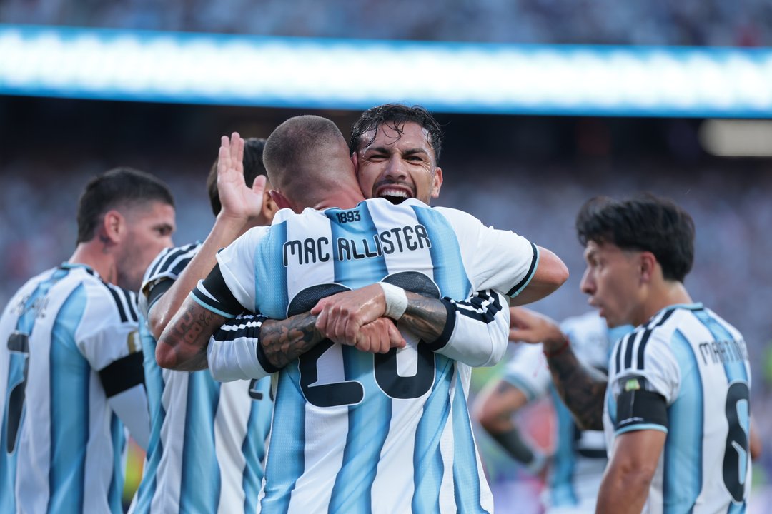 El golazo de Mac Allister para poner en ventaja a la Argentina ante Suiza thumbnail