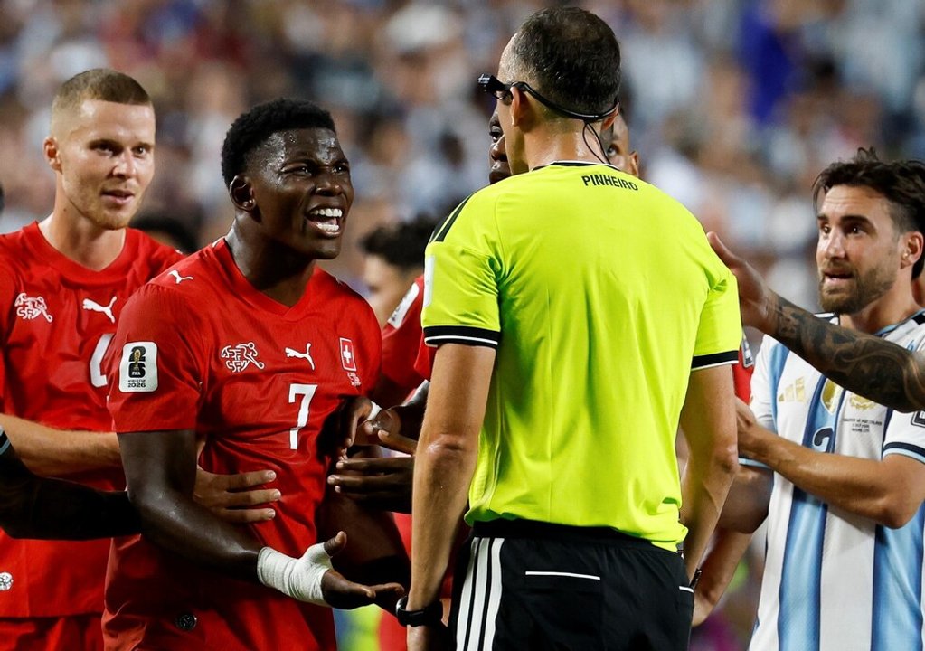 Nueva regla, enorme impacto: cómo la corrección por simulación le dio la roja a Embolo thumbnail