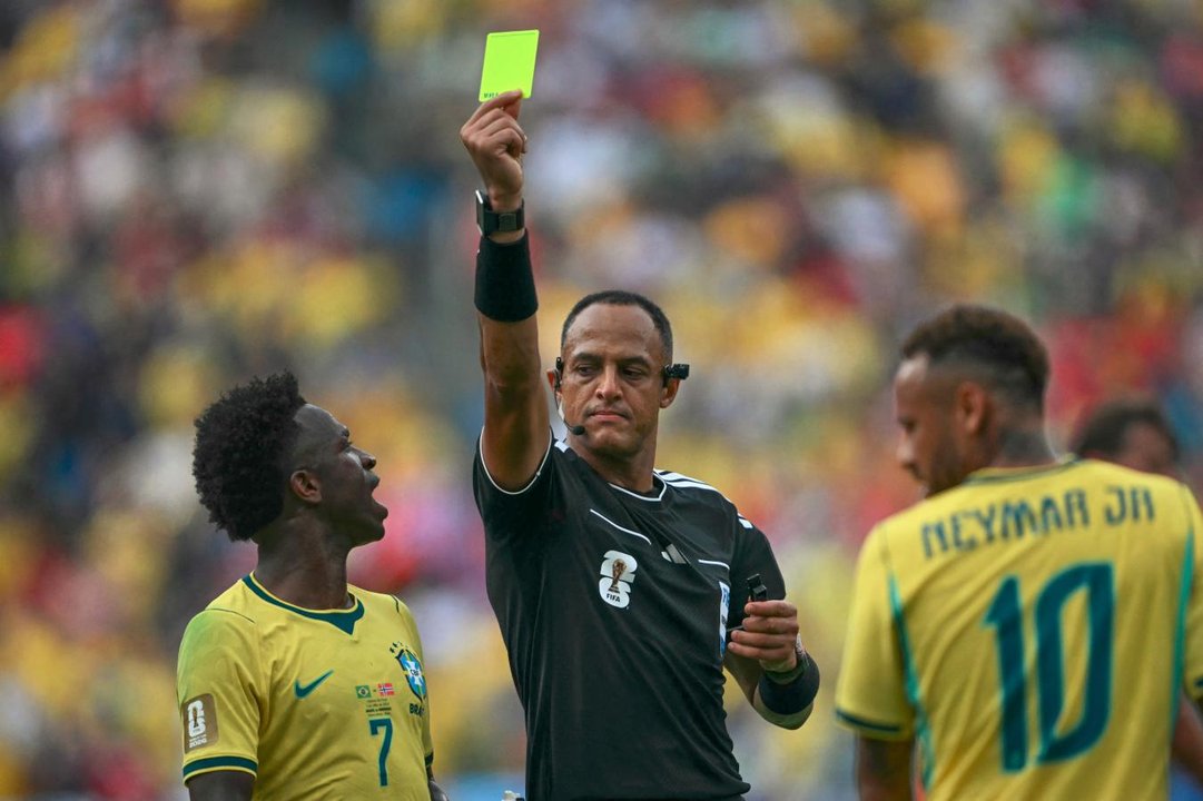 La FIFA dio a conocer al árbitro para la semifinal entre Argentina e Inglaterra thumbnail