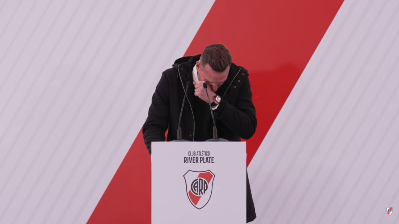 Entre lágrimas, Armani se despidió de River con una carta que emocionó a todos thumbnail