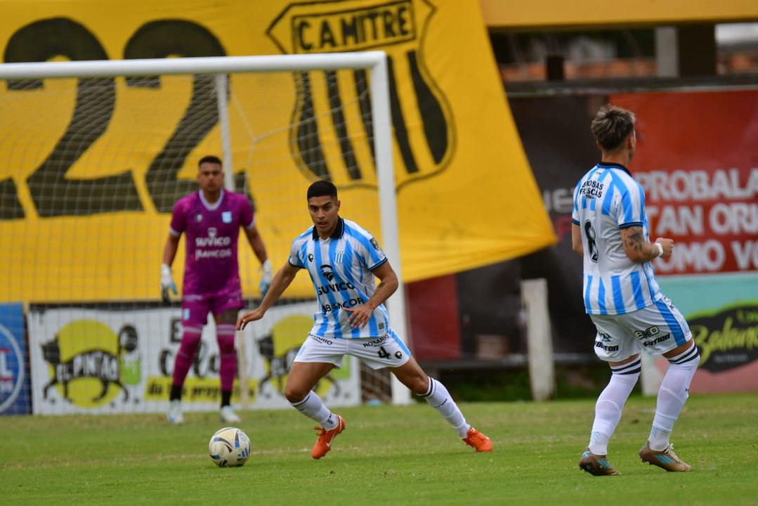 Racing tropezó en Santiago del Estero y dejó pasar una chance clave thumbnail
