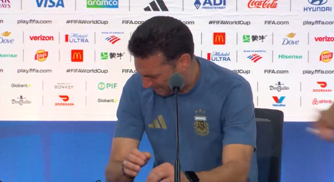 Scaloni, entre lágrimas tras la derrota: Intentamos todo, me duele en el alma thumbnail