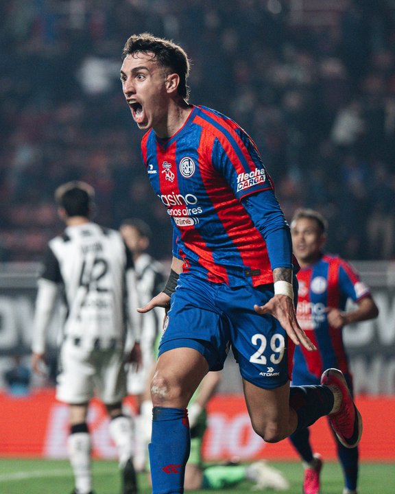 San Lorenzo ganó sobre el final y festejó en el regreso de Pipo Gorosito thumbnail