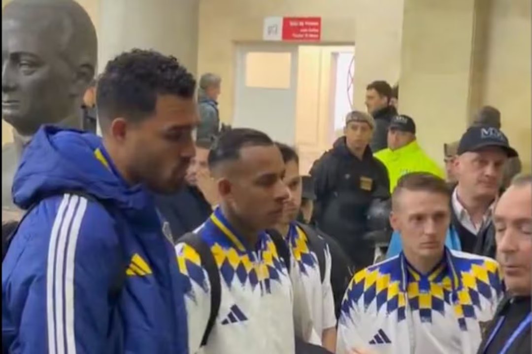El misterio detrás de los cuatro jugadores de Boca que se quedaron a pie en el Ducó thumbnail
