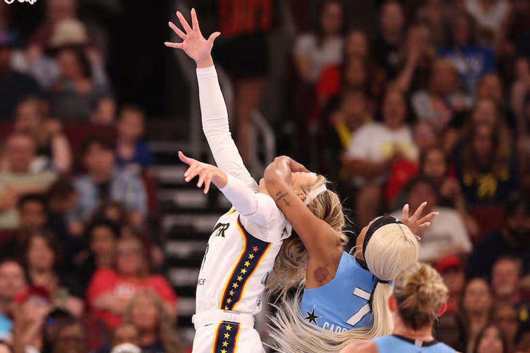 Polémica en el básquetbol femenino: un foul desató un inesperado debate racial thumbnail