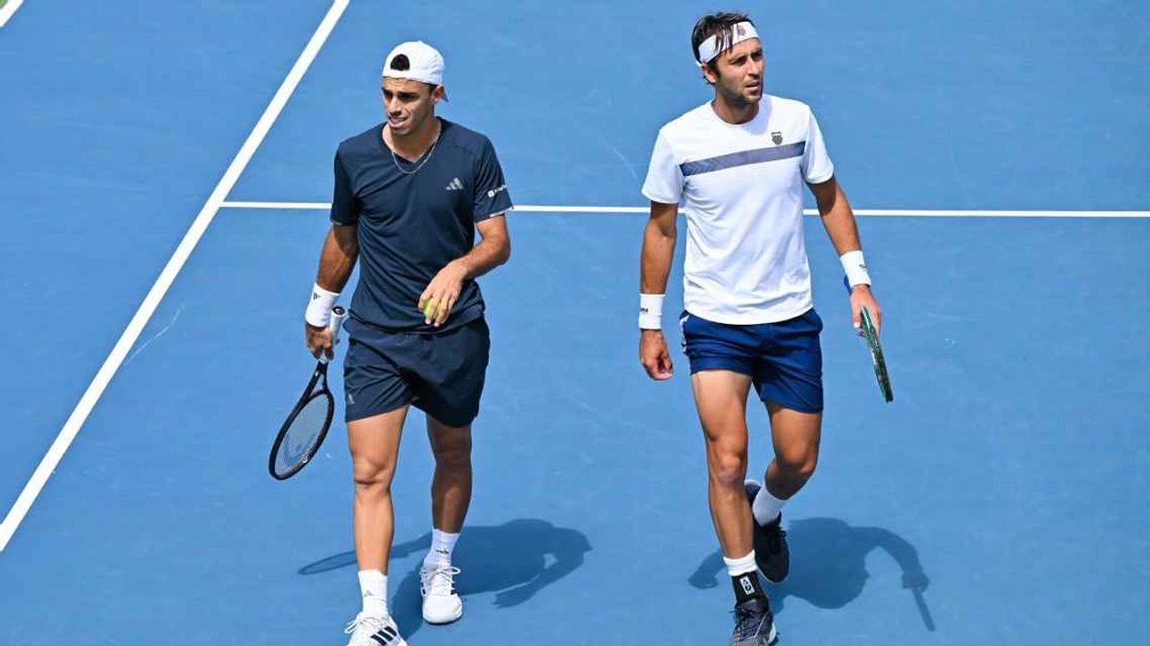 Fin del sueño argentino: Cerúndolo y Etcheverry quedaron eliminados del Masters de Montreal thumbnail