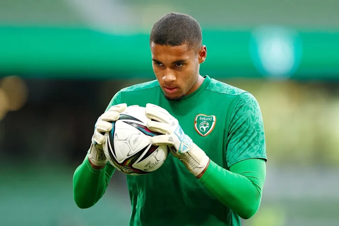 Arquero de Irlanda decidió no jugar ante Israel y explicó sus motivos thumbnail