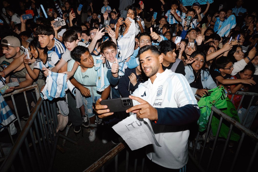 Córdoba recibió a la Selección: locura y ovación para la Scaloneta thumbnail