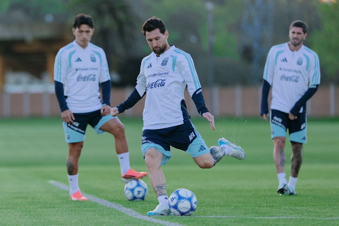 El último baile del 10: Messi ya está en Ezeiza con la cabeza puesta en su partido despedida thumbnail