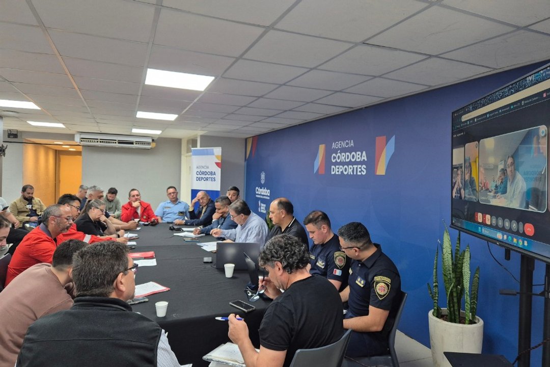 Fuerte operativo de seguridad para Instituto-Boca: ambas hinchadas y amplio despliegue thumbnail