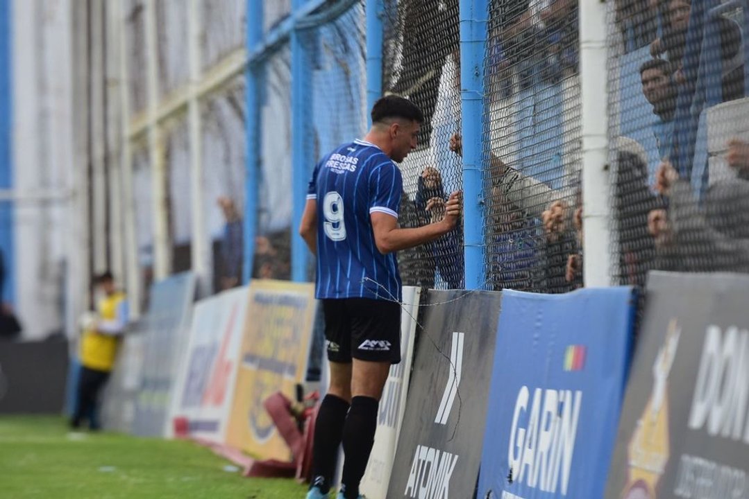 Dura sanción a Racing de Córdoba: una tribuna clausurada y sin hinchas ante Instituto