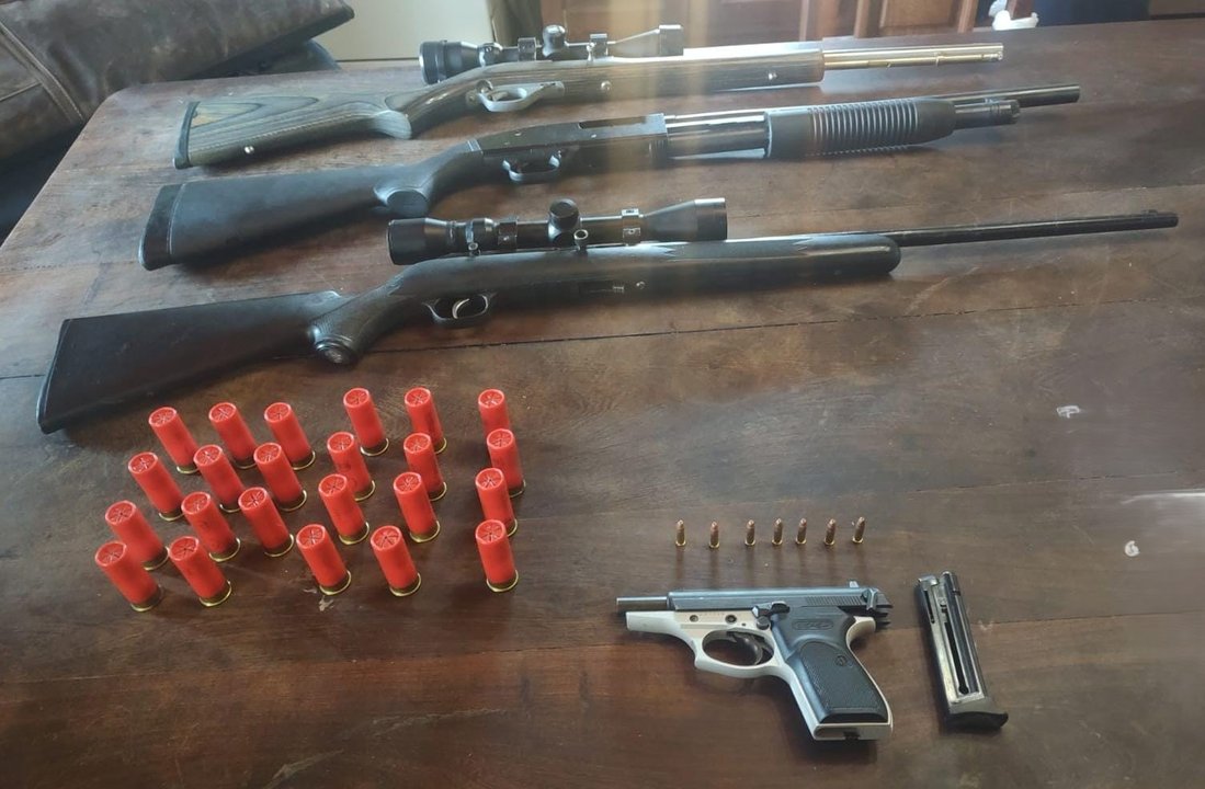 Múltiples allanamientos en Córdoba: 25 detenidos y un arsenal secuestrado